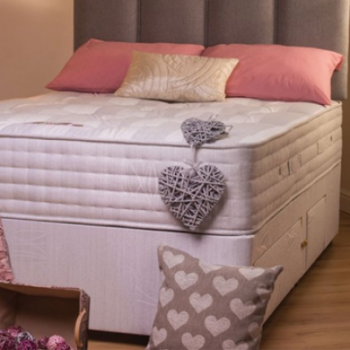 What are the benefits of choosing a divan bed?