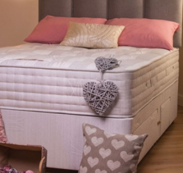 What are the benefits of choosing a divan bed?